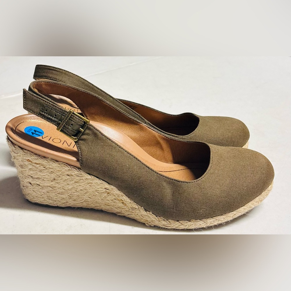 Vionic Coralina Size 11 Olive Espadrille Wedge Heel Slingback Sandal Casual Work